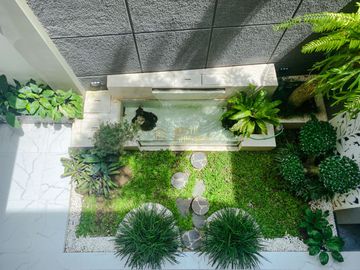 Rumah Keluarga Luas & Elegan, 5 KT & 4 KM, Lokasi Premium!