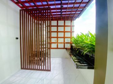 Rumah Keluarga Luas & Elegan, 5 KT & 4 KM, Lokasi Premium!