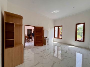 Rumah Dekat Gerbang Gajah Kembanglimus – Akses Wisata