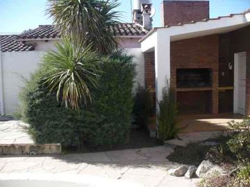 CASA en VENTA sobre Av. Recta Martinolli