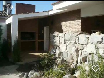 CASA en VENTA sobre Av. Recta Martinolli