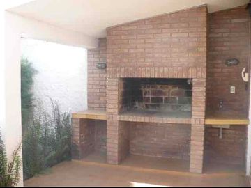 CASA en VENTA sobre Av. Recta Martinolli