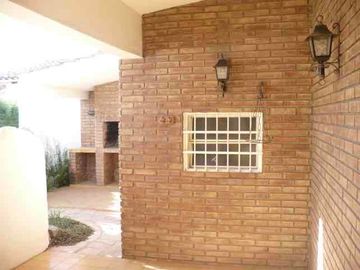CASA en VENTA sobre Av. Recta Martinolli