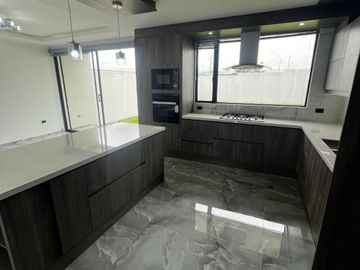 Casa en venta tumbaco 360 de terreno 180 m2 de construcción $229.000