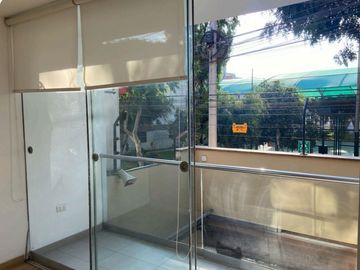 OCASION: REMATO DEPARTAMENTO 2DO PISO, FRENTE A PARQUE