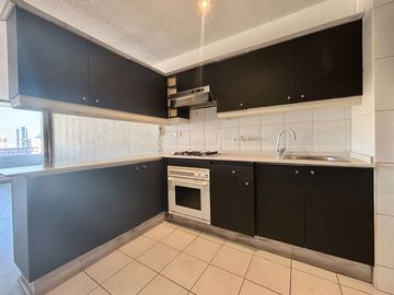 Se Vende Acogedor Depto 2dormitorio+estacionam. Metro Ñuñoa