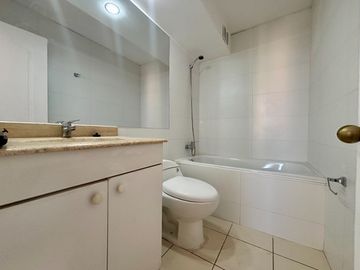 Se Vende Acogedor Depto 2dormitorio+estacionam. Metro Ñuñoa