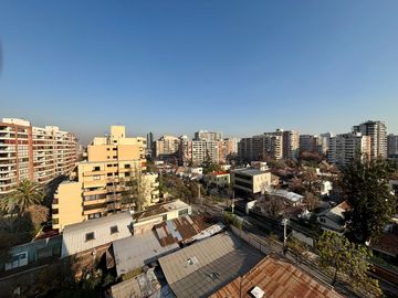 Se Vende Acogedor Depto 2dormitorio+estacionam. Metro Ñuñoa