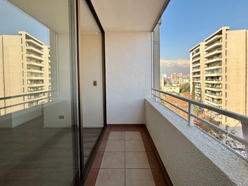 Se Vende Acogedor Depto 2dormitorio+estacionam. Metro Ñuñoa