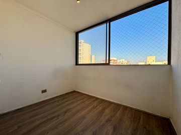 Se Vende Acogedor Depto 2dormitorio+estacionam. Metro Ñuñoa