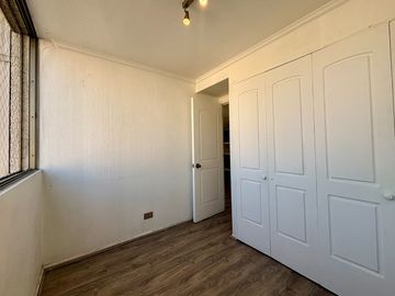 Se Vende Acogedor Depto 2dormitorio+estacionam. Metro Ñuñoa