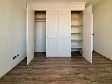 Se Vende Acogedor Depto 2dormitorio+estacionam. Metro Ñuñoa