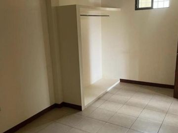 En venta casa rentera en Duran, sector primavera 1.(JP)