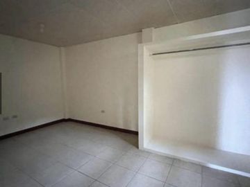 En venta casa rentera en Duran, sector primavera 1.(JP)