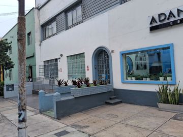 Oportunidad  Vendo Dpto 2do Piso + Aires  AOC: 254m2 Calle Salaverry Miraflores