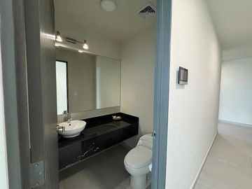 Departamento en Renta 2 Recámaras en Poniente (Torre Balzac) en Monterrey