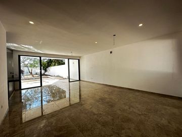 CASA RESIDENCIAL EN PRIVADA ZENDERA CONKAL