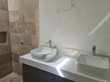 CASA RESIDENCIAL EN PRIVADA ZENDERA CONKAL