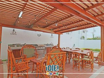 Casa de 4 dormitorios + suite privada en Urbanización Pedro Balda