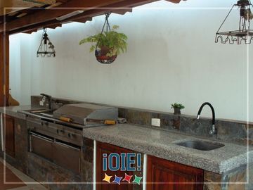 Casa de 4 dormitorios + suite privada en Urbanización Pedro Balda
