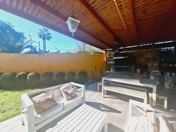 Hermosa casa 4D+3B en condominio muy seguro!