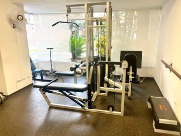 VENTA DEPARTAMENTO CON EXCELENTE VISTA AL GOLF EN SAN ISIDRO