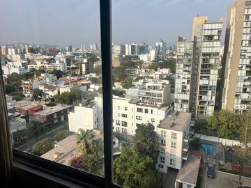 VENTA DEPARTAMENTO CON EXCELENTE VISTA AL GOLF EN SAN ISIDRO