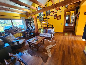 Vendo casa de 380m2 en terreno de 5600m2 a 5min Concón.
