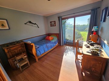 Vendo parcela de 5600 m2 con casa de 380m2 en condominio a 5 