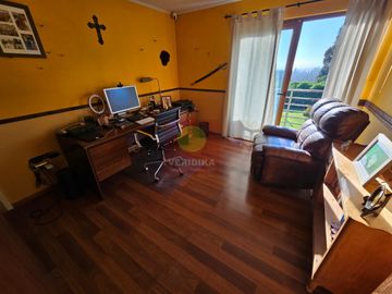 Vendo parcela de 5600 m2 con casa de 380m2 en condominio a 5 