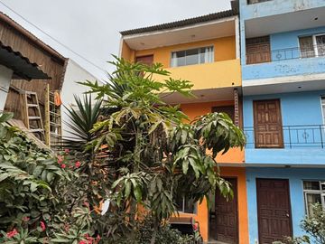 Se Vende Casa de 3 Pisos Y Azotea Ideal Para Madereros