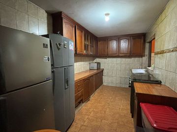 Se Vende Casa de 3 Pisos Y Azotea Ideal Para Madereros