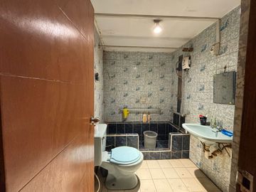 Se Vende Casa de 3 Pisos Y Azotea Ideal Para Madereros