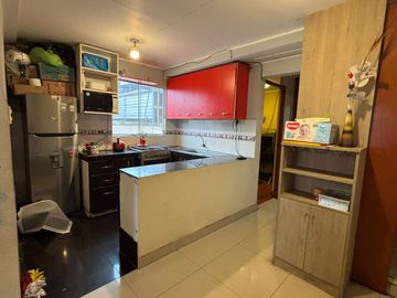 Se Vende Casa de 3 Pisos Y Azotea Ideal Para Madereros
