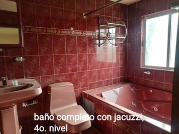 Edificio en venta muy cerca de Av Carranza
