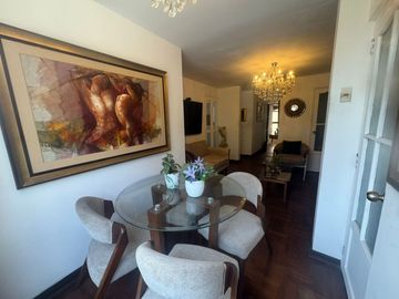 Venta de Casa en Esquina Frente a Parque – Santa Catalina, La Victoria