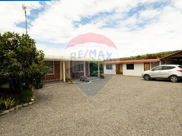 VENTA CASA DE CAMPO EN MIRA TERRENO EN PRODUCCION