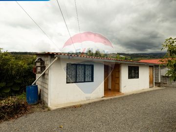 VENTA CASA DE CAMPO EN MIRA TERRENO EN PRODUCCION