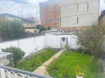 Casa en venta en el centro histórico de Cuenca, NO Inventariada, con 500m2 de Terreno.