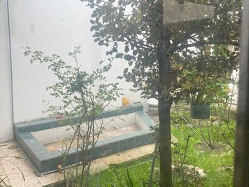 Casa en venta en el centro histórico de Cuenca, NO Inventariada, con 500m2 de Terreno.