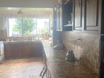 Casa en venta en el centro histórico de Cuenca, NO Inventariada, con 500m2 de Terreno.