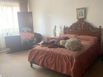 Casa en venta en el centro histórico de Cuenca, NO Inventariada, con 500m2 de Terreno.