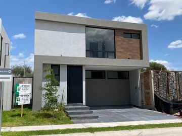 INCREIBLE CASA EN VENTA NUEVA MODERNA EN VALLES DE MOLINO LEÓN GTO