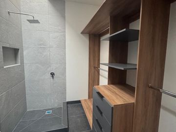 CASA EN VENTA EN RESIDENCIAL VALLES DEL MOLINO EN LEÓN GTO ZONA NORTE
