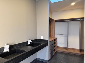 CASA EN VENTA EN RESIDENCIAL VALLES DEL MOLINO EN LEÓN GTO ZONA NORTE