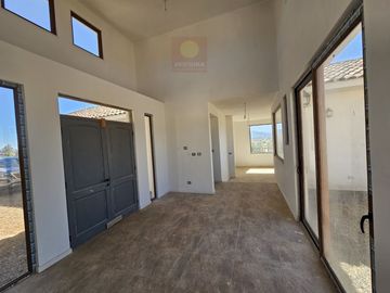 Vendo Casa De 281 M2 En Terreno De 5000 En Condominio.