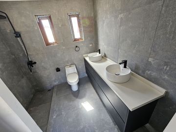 Vendo Casa De 281 M2 En Terreno De 5000 En Condominio.