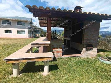 VENDO O RENTO QUINTA SECTOR LA MERCED