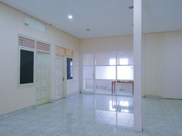 RUMAH MEWAH DI LOKASI STRATEGIS DEKAT ALUN ALUN KIDUL