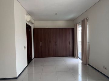 For Rent Luxury House, 3 Storeys with Private Pool, Location at Senopati South Jakarta
